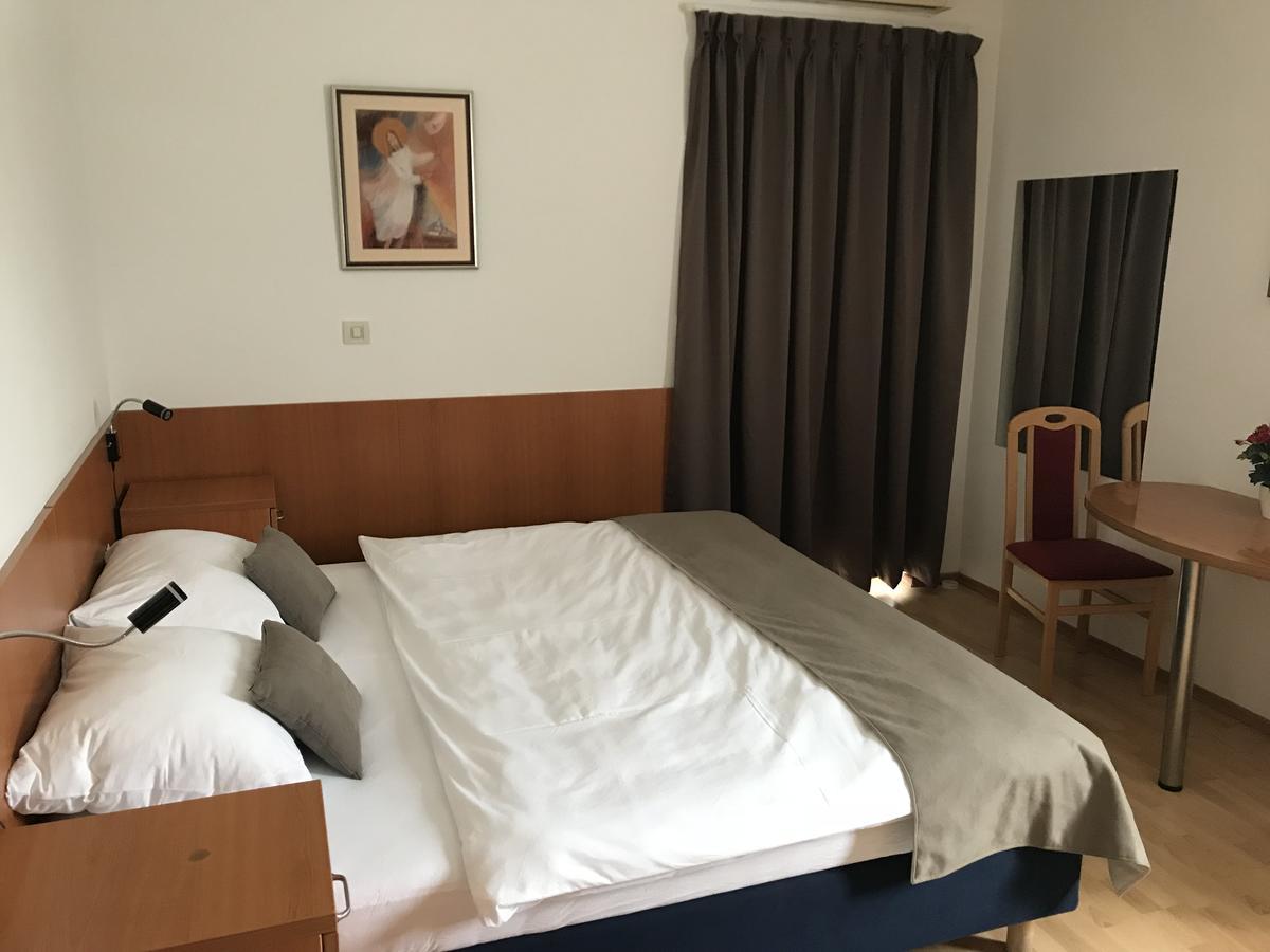 Pansion Danica Hotel Rastovača Kültér fotó